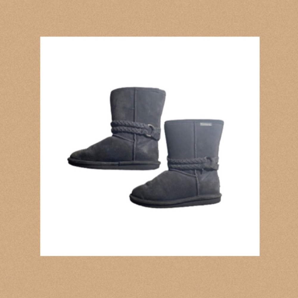 BearPaw Size 6 boots
